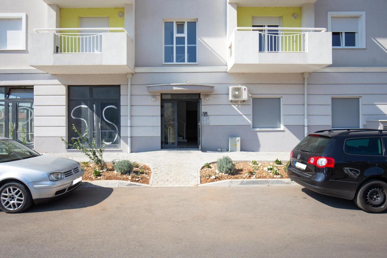 Apartmani Dolina Sunca モスタル エクステリア 写真